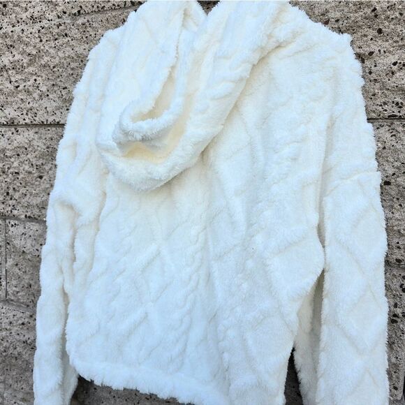 Cozy White Faux Fur Hooded Sweater - Picture 12 of 15